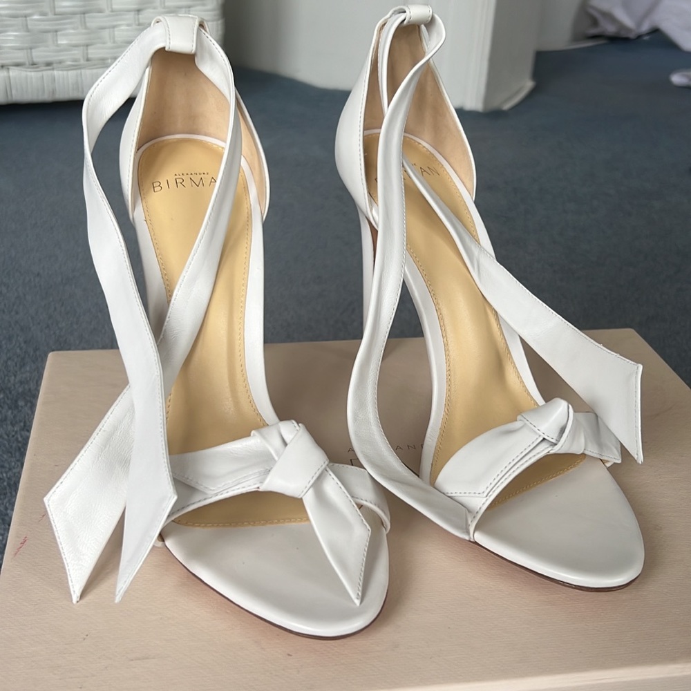 NEW with box Alexandre Birman White Heels